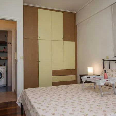 Artsy&charming 70 M2 Flat- 300 Mtrs From The Kalamata