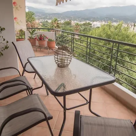 Artsy&charming 70 M2 Flat- 300 Mtrs From The Kalamata