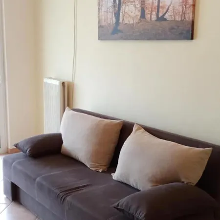 Artsy&charming 70 M2 Flat- 300 Mtrs From The Kalamata