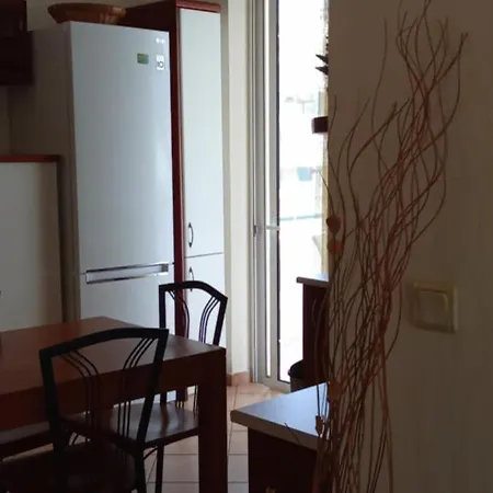 Artsy&charming 70 M2 Flat- 300 Mtrs From The Apartment Kalamata