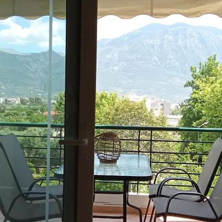Artsy&charming 70 M2 Flat- 300 Mtrs From The * Kalamata